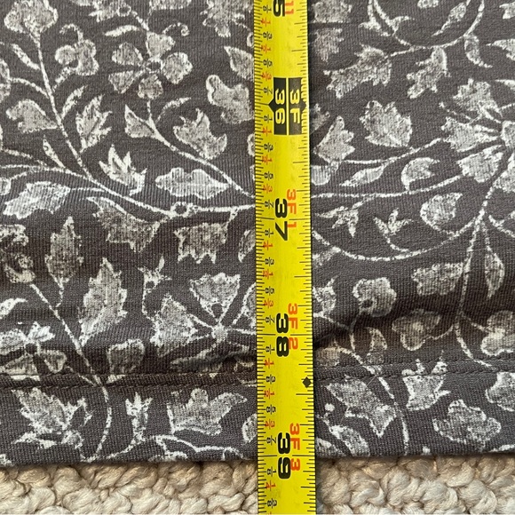 EUC. Women’s Gray & White Floral Cowl Neck T -Shirt Dress. Sleeveless. Size XL. - Picture 4 of 6